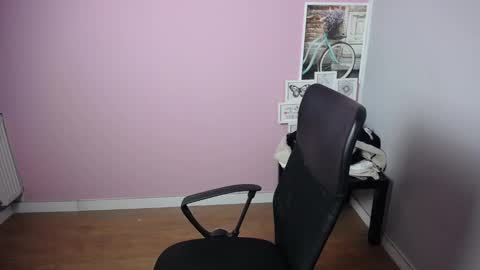 Snapshot of viktoria_lovely chatting on 02/13/25, 06:20 viktoria_lovely online show from 02/13/25, 06:20