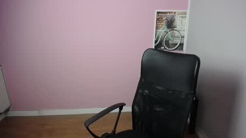 Snapshot of viktoria_lovely chatting on 02/17/25, 06:20 viktoria_lovely online show from 02/17/25, 06:20