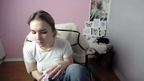 Snapshot of viktoria_lovely chatting on 02/18/25, 09:10 viktoria_lovely online show from 02/18/25, 09:10