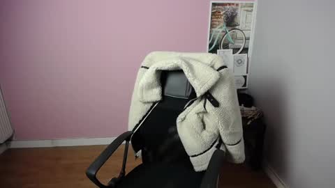 Snapshot of viktoria_lovely chatting on 02/19/25, 06:11 viktoria_lovely online show from 02/19/25, 06:11