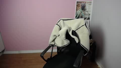 Snapshot of viktoria_lovely chatting on 02/20/25, 06:17 viktoria_lovely online show from 02/20/25, 06:17