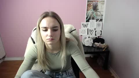 Snapshot of viktoria_lovely chatting on 02/26/25, 11:20 viktoria_lovely online show from 02/26/25, 11:20