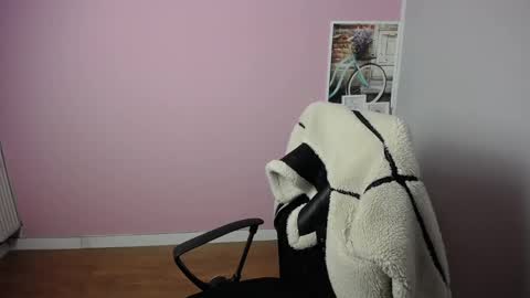 Snapshot of viktoria_lovely chatting on 03/04/25, 06:15 viktoria_lovely online show from 03/04/25, 06:15