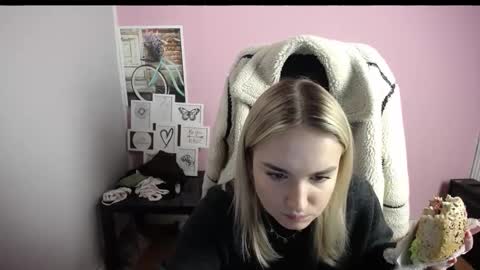 Snapshot of viktoria_lovely chatting on 01/07/26, 09:23 viktoria_lovely online show from 01/07/26, 09:23