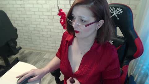 Snapshot of vikualex69 chatting on 02/19/25, 02:12 vikualex69 online show from 02/19/25, 02:12