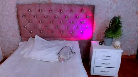 viky_evanss online show from 02/04/26, 06:58