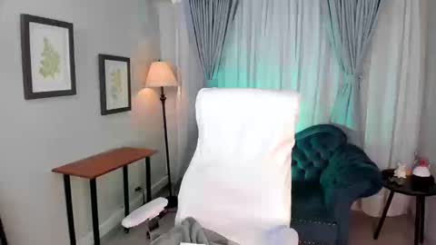 Victoria online show from 09/23/25, 10:35