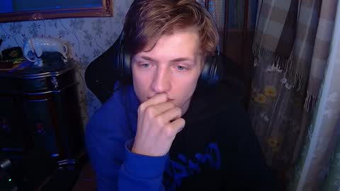 Snapshot of vince__dice chatting on 12/05/24, 04:34 Dimoooooon online show from 12/05/24, 04:34