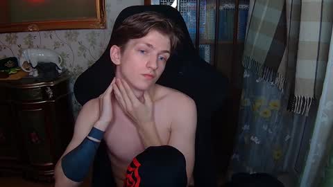 Snapshot of vince__dice chatting on 12/06/24, 10:19 Dimoooooon online show from 12/06/24, 10:19