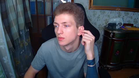 Snapshot of vince__dice chatting on 01/04/25, 12:05 Dimoooooon online show from 01/04/25, 12:05