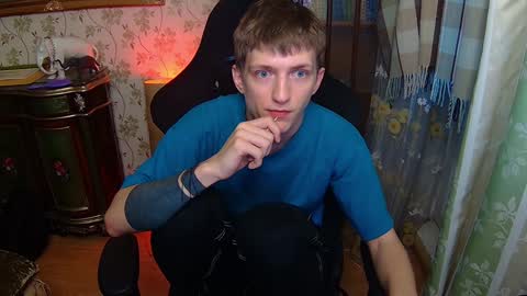 Snapshot of vince__dice chatting on 01/21/25, 06:43 Dimoooooon online show from 01/21/25, 06:43