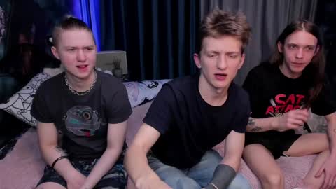 Snapshot of vince__dice chatting on 02/01/25, 08:37 Dimoooooon online show from 02/01/25, 08:37