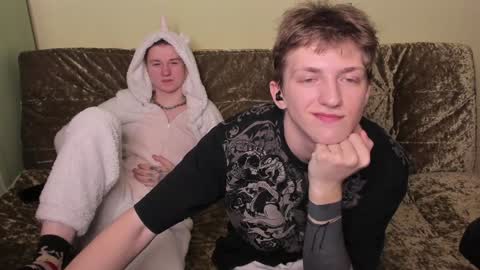 Snapshot of vince__dice chatting on 02/07/25, 10:30 Dimoooooon online show from 02/07/25, 10:30