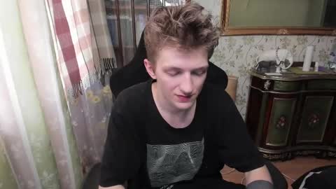 Snapshot of vince__dice chatting on 02/14/25, 09:34 Dimoooooon online show from 02/14/25, 09:34