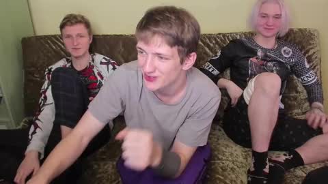 Snapshot of vince__dice chatting on 02/15/25, 09:49 Dimoooooon online show from 02/15/25, 09:49