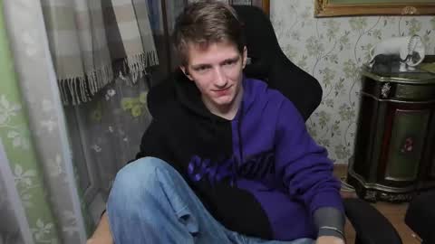 Snapshot of vince__dice chatting on 02/21/25, 12:16 Dimoooooon online show from 02/21/25, 12:16