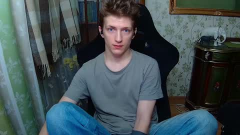 Snapshot of vince__dice chatting on 02/28/25, 02:53 Dimoooooon online show from 02/28/25, 02:53