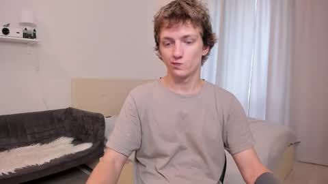 Snapshot of vince__dice chatting on 09/13/25, 08:25 Dimoooooon online show from 09/13/25, 08:25