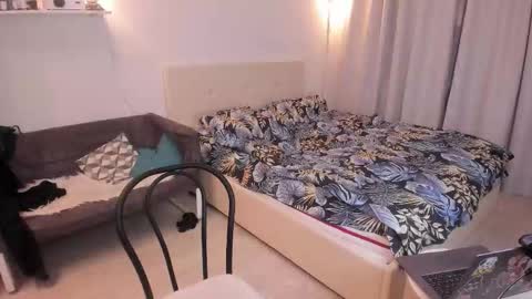 Snapshot of vince__dice chatting on 10/19/25, 09:15 Dimoooooon online show from 10/19/25, 09:15