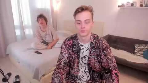 Snapshot of vince__dice chatting on 11/04/25, 11:42 Dimoooooon online show from 11/04/25, 11:42