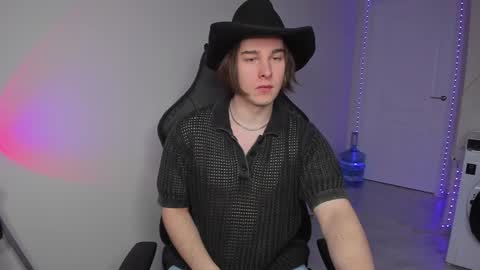 Vincent Strong online show from 01/06/25, 07:20