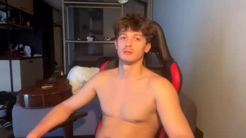 Snapshot of vincentprice69 chatting on 10/28/25, 03:04 vincentprice69 online show from 10/28/25, 03:04