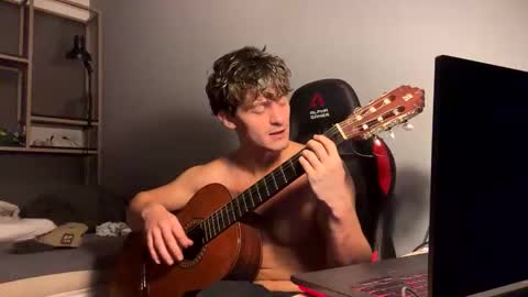 Snapshot of vincentprice69 chatting on 11/15/25, 10:04 vincentprice69 online show from 11/15/25, 10:04