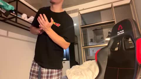 Snapshot of vincentprice69 chatting on 11/30/25, 02:37 vincentprice69 online show from 11/30/25, 02:37