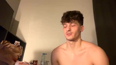 Snapshot of vincentprice69 chatting on 02/02/26, 12:53 vincentprice69 online show from 02/02/26, 12:53