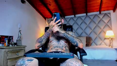 Snapshot of vincentsartori chatting on 04/15/26, 07:58 Vincent Sartori online show from 04/15/26, 07:58