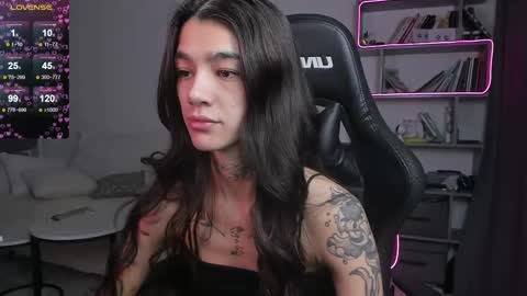 Snapshot of vinkitinkii chatting on 02/09/25, 07:05 vinkitinkii online show from 02/09/25, 07:05