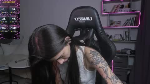 Snapshot of vinkitinkii chatting on 02/10/25, 06:31 vinkitinkii online show from 02/10/25, 06:31