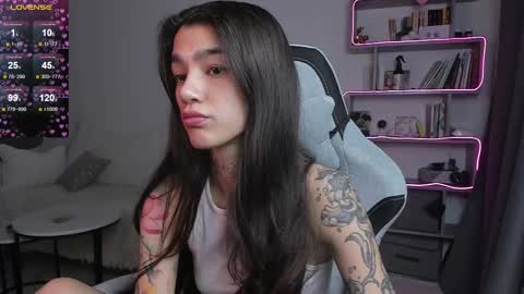 Snapshot of vinkitinkii chatting on 03/08/25, 06:21 vinkitinkii online show from 03/08/25, 06:21