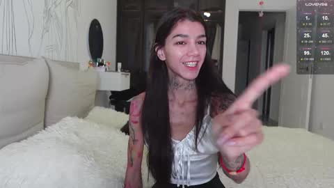 Snapshot of vinkitinkii chatting on 12/19/25, 07:15 vinkitinkii online show from 12/19/25, 07:15