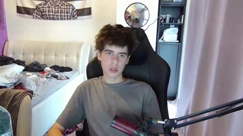 Snapshot of vinnie_06 chatting on 09/12/25, 03:23 vinnie online show from 09/12/25, 03:23