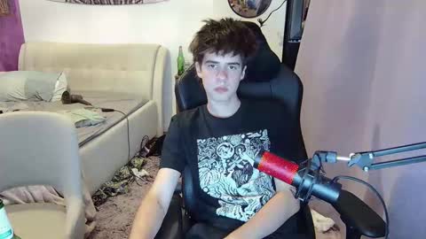 Snapshot of vinnie_06 chatting on 09/16/25, 10:44 vinnie online show from 09/16/25, 10:44