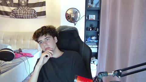 Snapshot of vinnie_06 chatting on 10/14/25, 03:02 vinnie online show from 10/14/25, 03:02