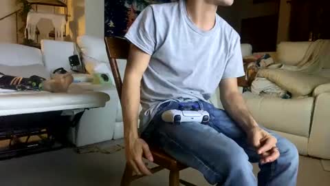 Snapshot of vinsmoke_sanji2020 chatting on 01/01/25, 03:23 Sanji online show from 01/01/25, 03:23