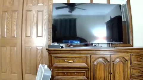 Snapshot of vinvan chatting on 02/19/25, 11:57 Clint online show from 02/19/25, 11:57