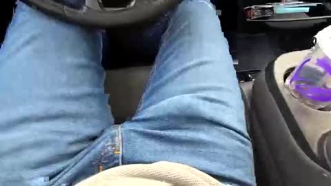 Snapshot of vinvan chatting on 02/23/25, 10:31 Clint online show from 02/23/25, 10:31