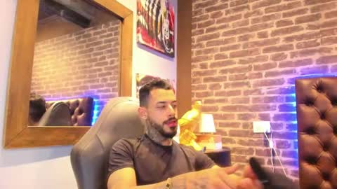 Snapshot of vinzenzrizzo chatting on 10/16/25, 04:24 ---Vinzen--- online show from 10/16/25, 04:24