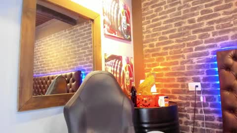 Snapshot of vinzenzrizzo chatting on 10/29/25, 05:10 ---Vinzen--- online show from 10/29/25, 05:10