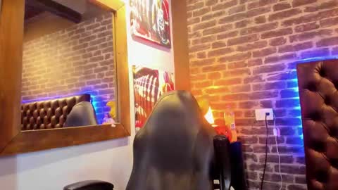 Snapshot of vinzenzrizzo chatting on 10/31/25, 06:20 ---Vinzen--- online show from 10/31/25, 06:20