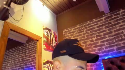 ---Vinzen--- online show from 12/23/25, 01:36