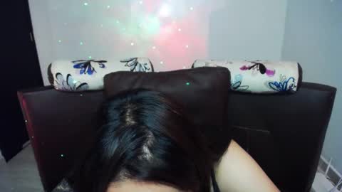 Snapshot of vio_let_ chatting on 12/15/24, 06:26 Daniela online show from 12/15/24, 06:26