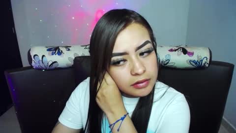 Snapshot of vio_let_ chatting on 12/26/24, 09:04 Daniela online show from 12/26/24, 09:04