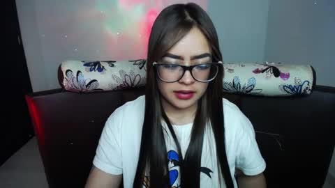 Snapshot of vio_let_ chatting on 12/31/24, 09:42 Daniela online show from 12/31/24, 09:42