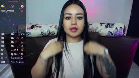 Snapshot of vio_let_ chatting on 03/01/25, 04:11 Daniela online show from 03/01/25, 04:11