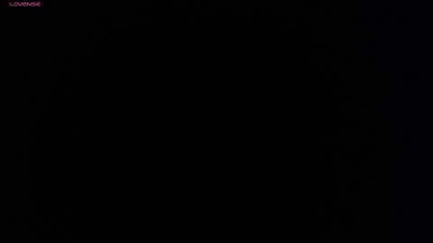 Snapshot of vio_let_ chatting on 03/08/25, 06:05 Daniela online show from 03/08/25, 06:05