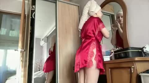 Funny  girl online show from 04/26/26, 03:37